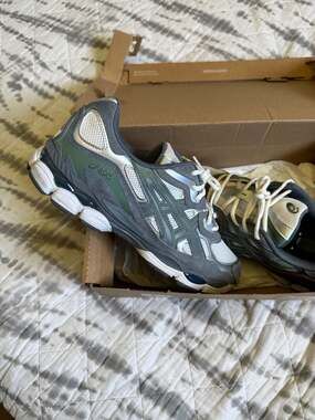 ASICS GEL NYC Cream Steel Grey 10.5M Used